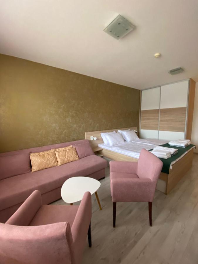 Besenova Apartman Diamant Exteriör bild